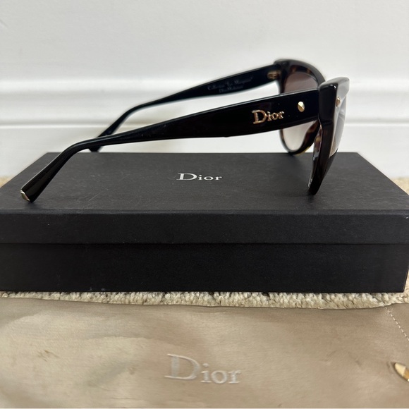 Dior Womens “Les Marquises” Mohotani Cateye Sunglasses w/ original box & case - Picture 3 of 6